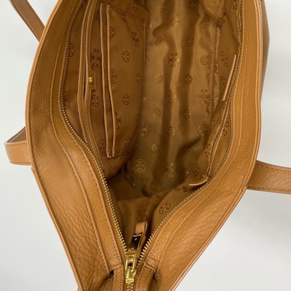 Tory Burch Meyer Plaque Tan Tote - Picture 3 of 9